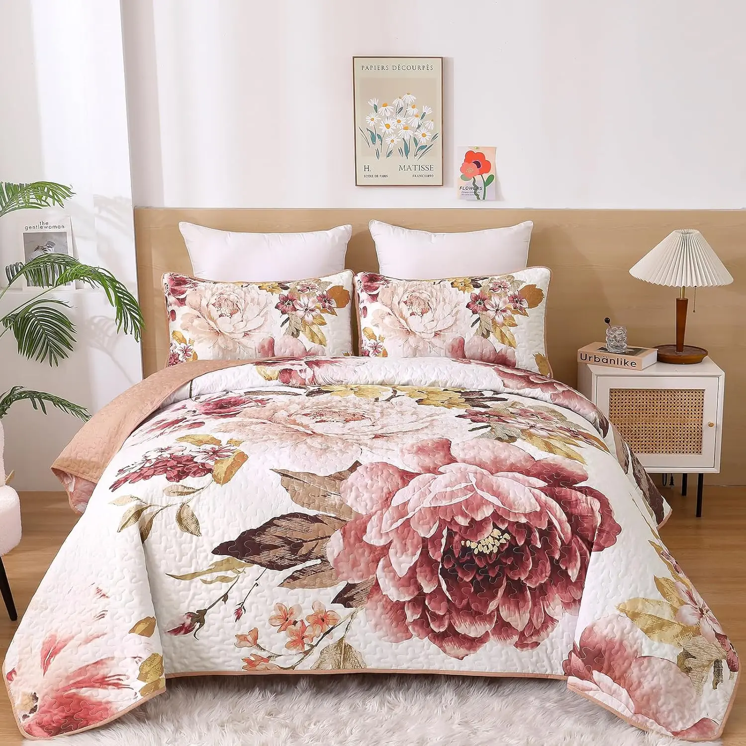 Blush Floral Quilt Set , Elegant Flower Bedspread Coverlet Set for All Season, 3 count Farmhouse Soft Microfiber Reversible   Set with 2 Pillow Shams 96"X90"