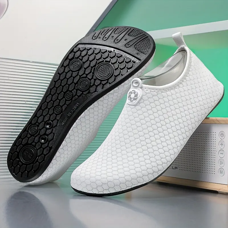 Shoes suitable for beach and hiking Watershoes Water Footwear