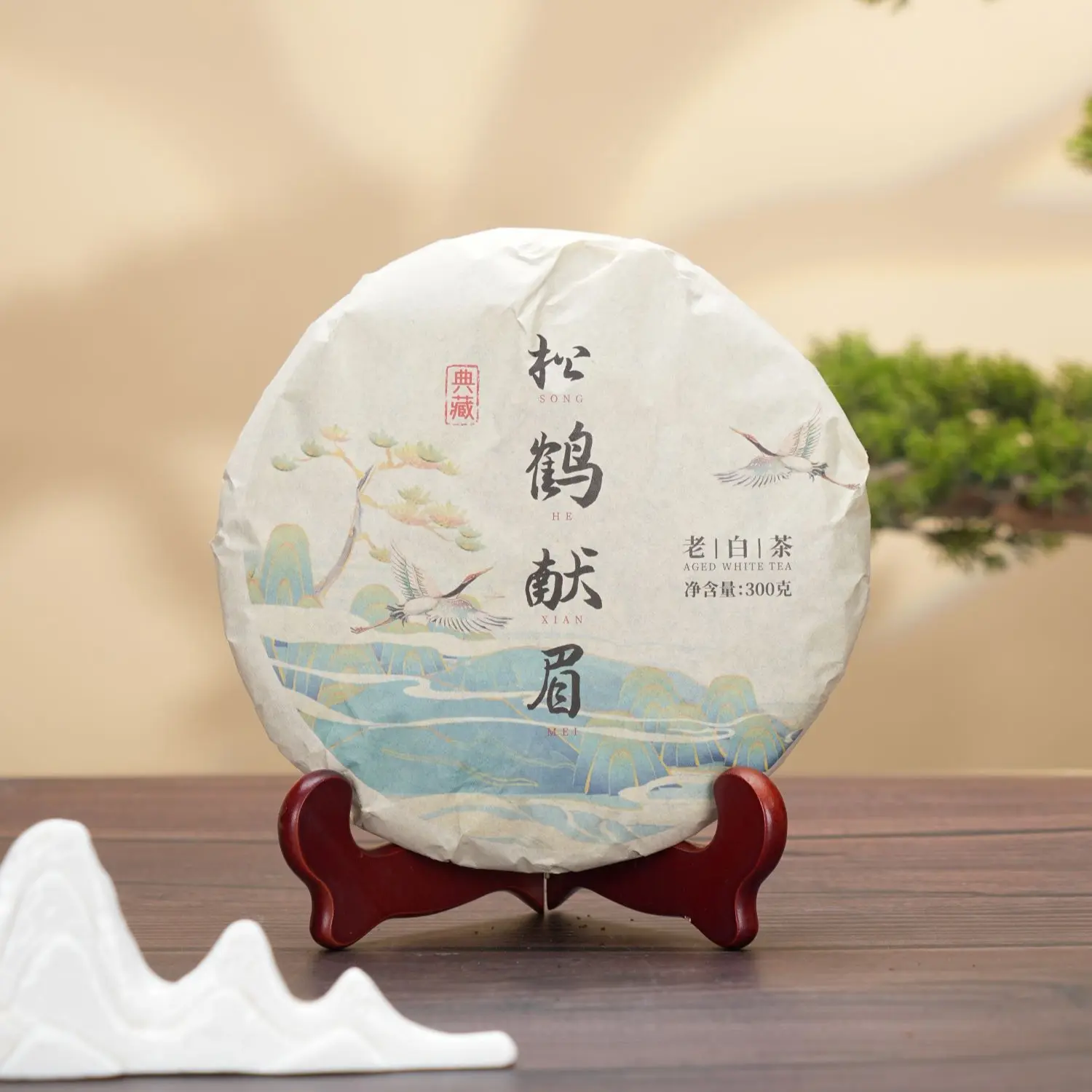 First Grade Fuding Shou Mei White Tea Cake Gift Set - 2022 Aged, 300g, Song He Xian Mei, Fujian Ningde Origin, With Wooden Case & Tote Bag