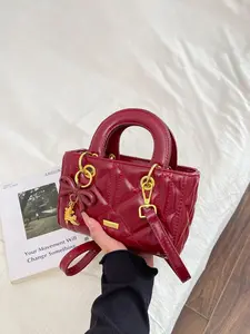 1pc Lingge pattern mini handbag, Fashionable flap bag, women's crossbody bag, equipped with gold hardware, detachable crossbody strap and bow decoration, small and luxurious accessories, daily carry on bag, suitable for dates, parties, weddings, shopping