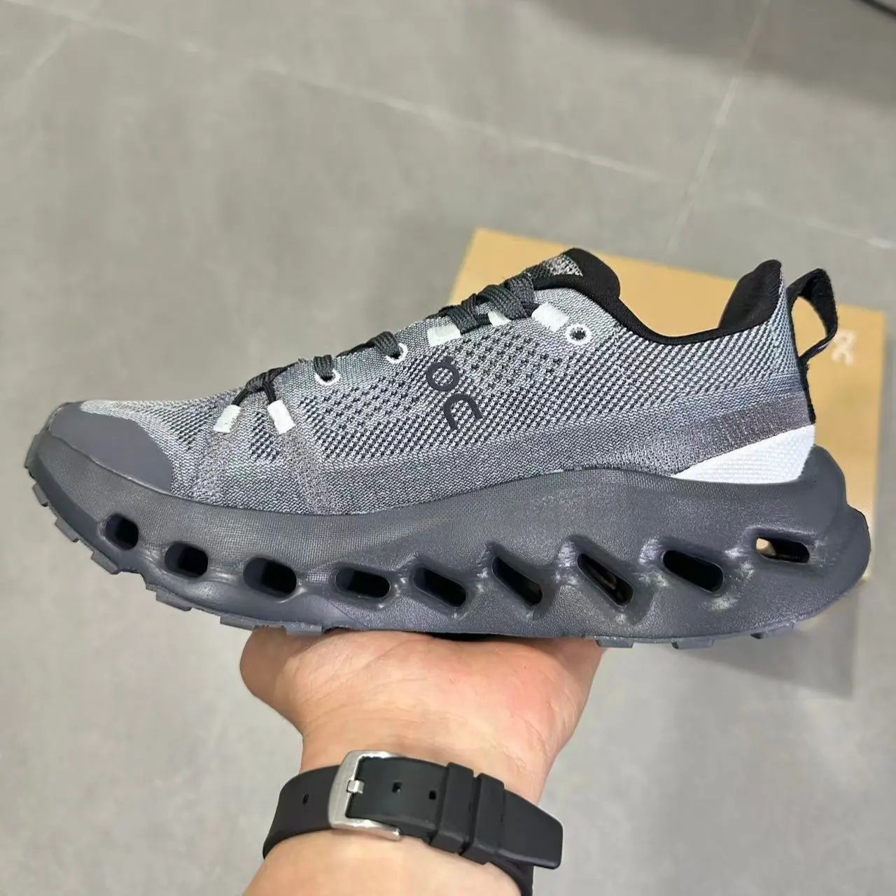 Solid Gray Mesh Hollow Wave Cushion Outdoor Jogging Shoes Unisex Retro Functional All-Season Gym Casual Footwear