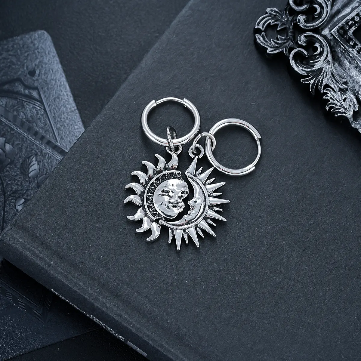 XK474 B (sile and moon asymmetric) silve