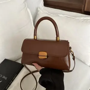 Shoulder Bag Leather Purse Clutch Shoulder Toted Handbag with Zipper Closure Women Crossbody Bag with Removable Strap