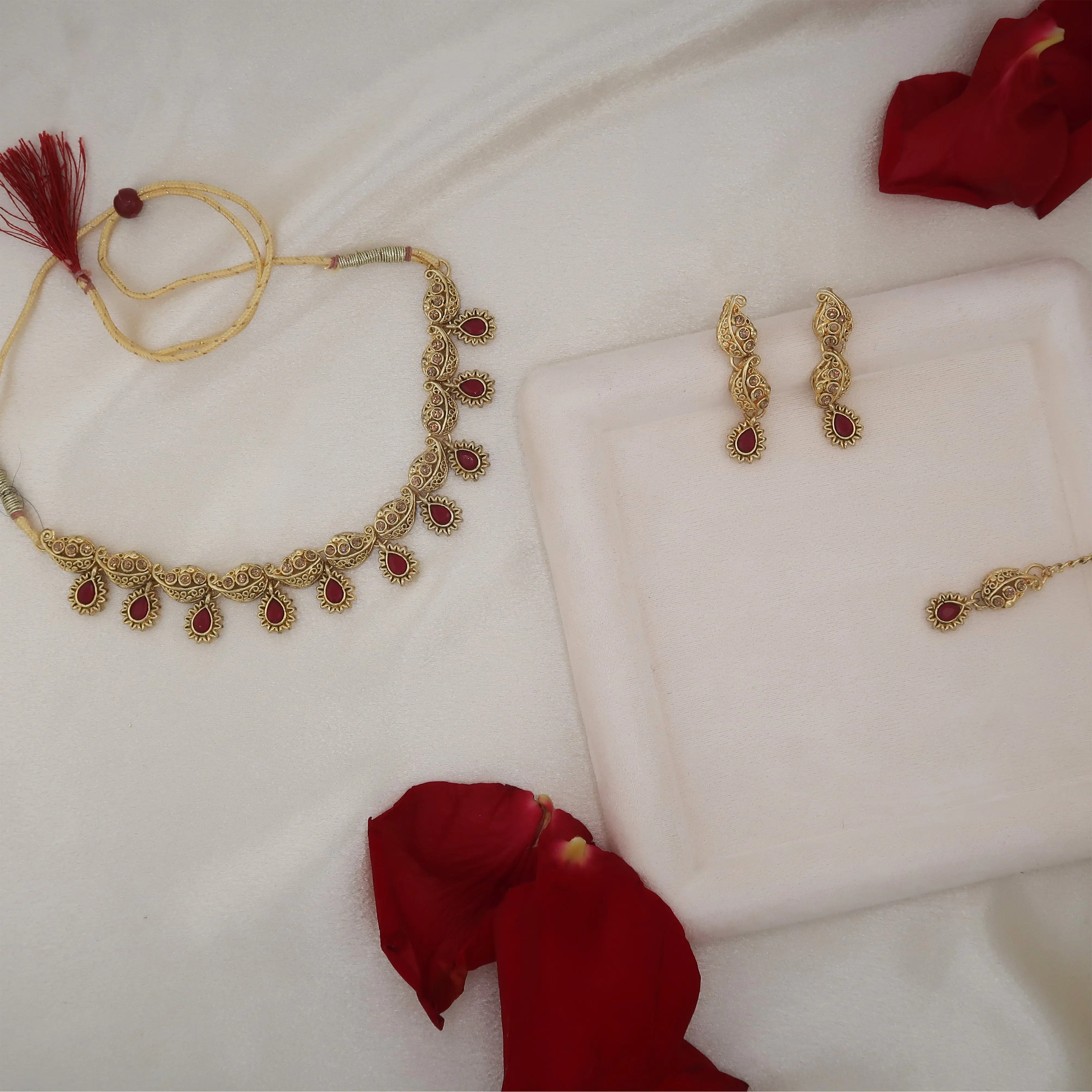 JOHAR Red & Antique Gold Kundan Festive Necklace Set with Tikka & Earrings | South Asian Indian Pakistani Party Jewelry