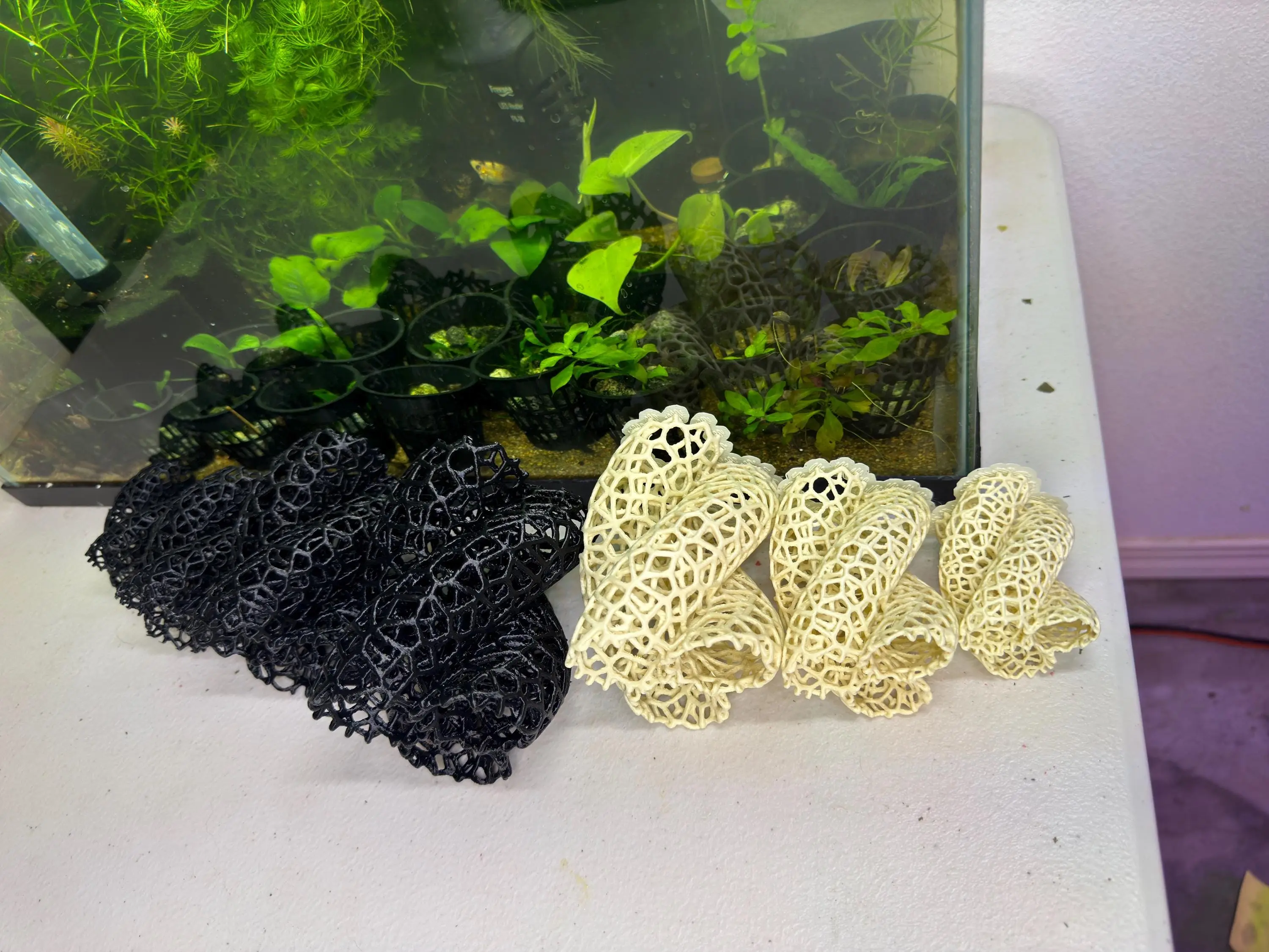 Shrimp and Fry Hide Twist Tube | Voronoi Tunnel Aquarium Decoration