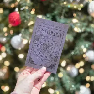 Spell Pocket Books Witch Must Have - The Feathered Pocket Book of Astrology for Enchanting Insights