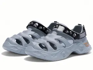 Men Women Skull Print Clogs, Unisex Platform Hollow Out Sandals, Adjustable Strap Slip-On Summer Beach Water Shoes football cleats Flats Ballet Toe Split Comfortable carpet skates Casual Lace-Up Sneakers