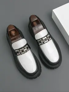Men's Slip-On Loafers, British Style Leather Shoes, Retro Feel, Comfortable Round Toe, Glossy Leather, Thick Rubber Sole