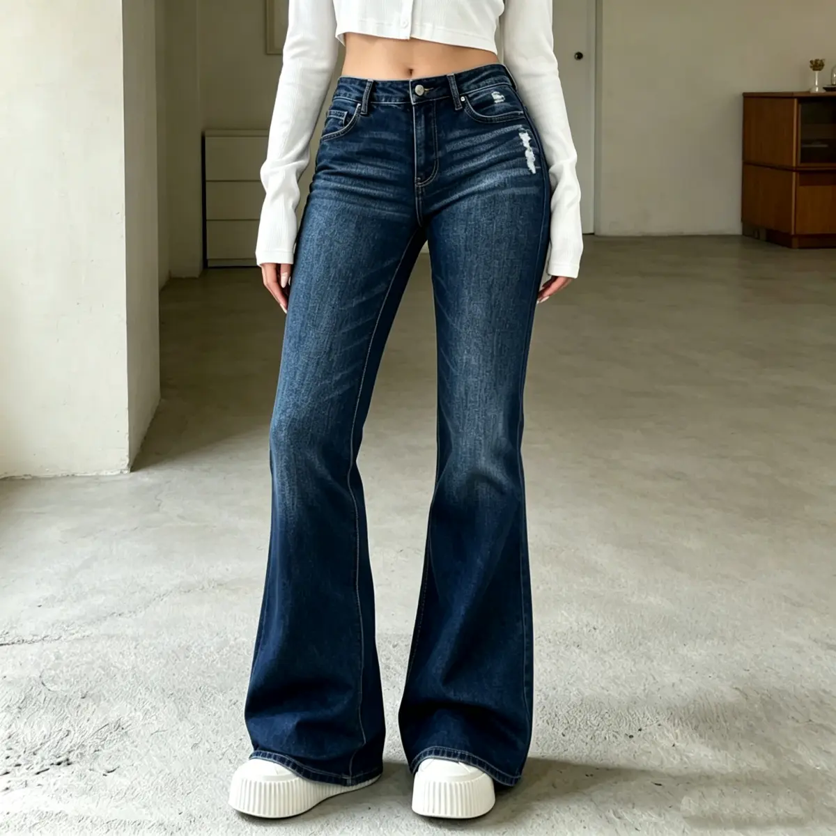 Women's High-Waist 360 Sculpt Bootcut Jeans - Figure-Enhancing Stretch Denim, Distressed Light Rip, Front Pocket, Dark Wash, Zipper Closure, Y2K Casual Streetwear