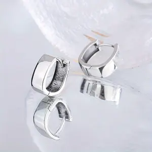 Women's plain hoop earrings, retro geometric square design, suitable for daily wear, the best gift choice