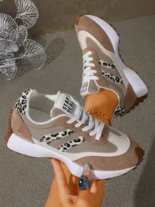 Spring New Arrival Sporty Casual Shoes, Breathable Low Top Women's Fashion Sneakers, Athletic Sneaker Footwear, Stylish Laces, Perfect for Spring Season