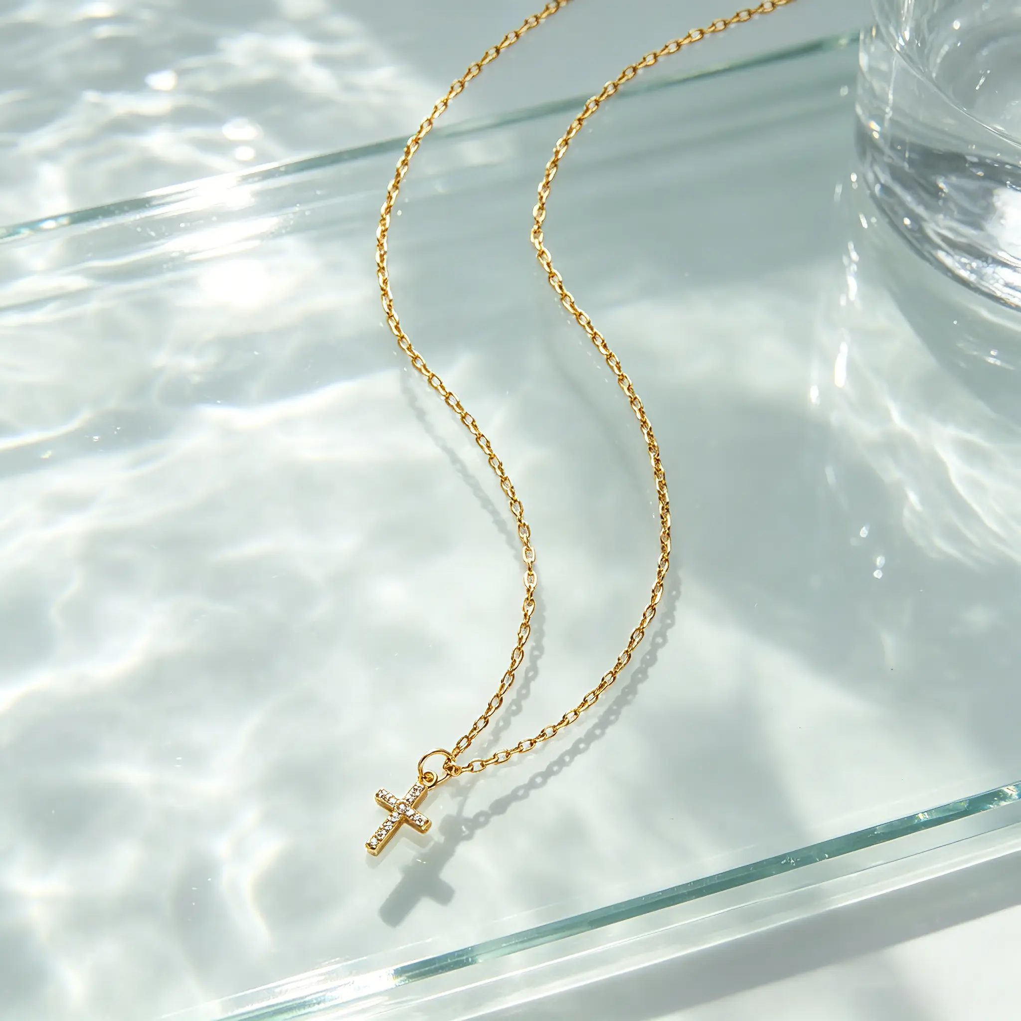 Women’s cross necklace, silver Christian religious cross pendant necklace, gold-plated, stylish and delicate small cross pendant chain necklace, wedding jewellery gift evry jewels tarnish proof jewelry cubic zirconia Jesus Crucifix accessory