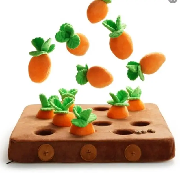Nocciola 12 pcs Carrot Field Dog Squeaky Toys with Food Dispensing Carrot Farm,...