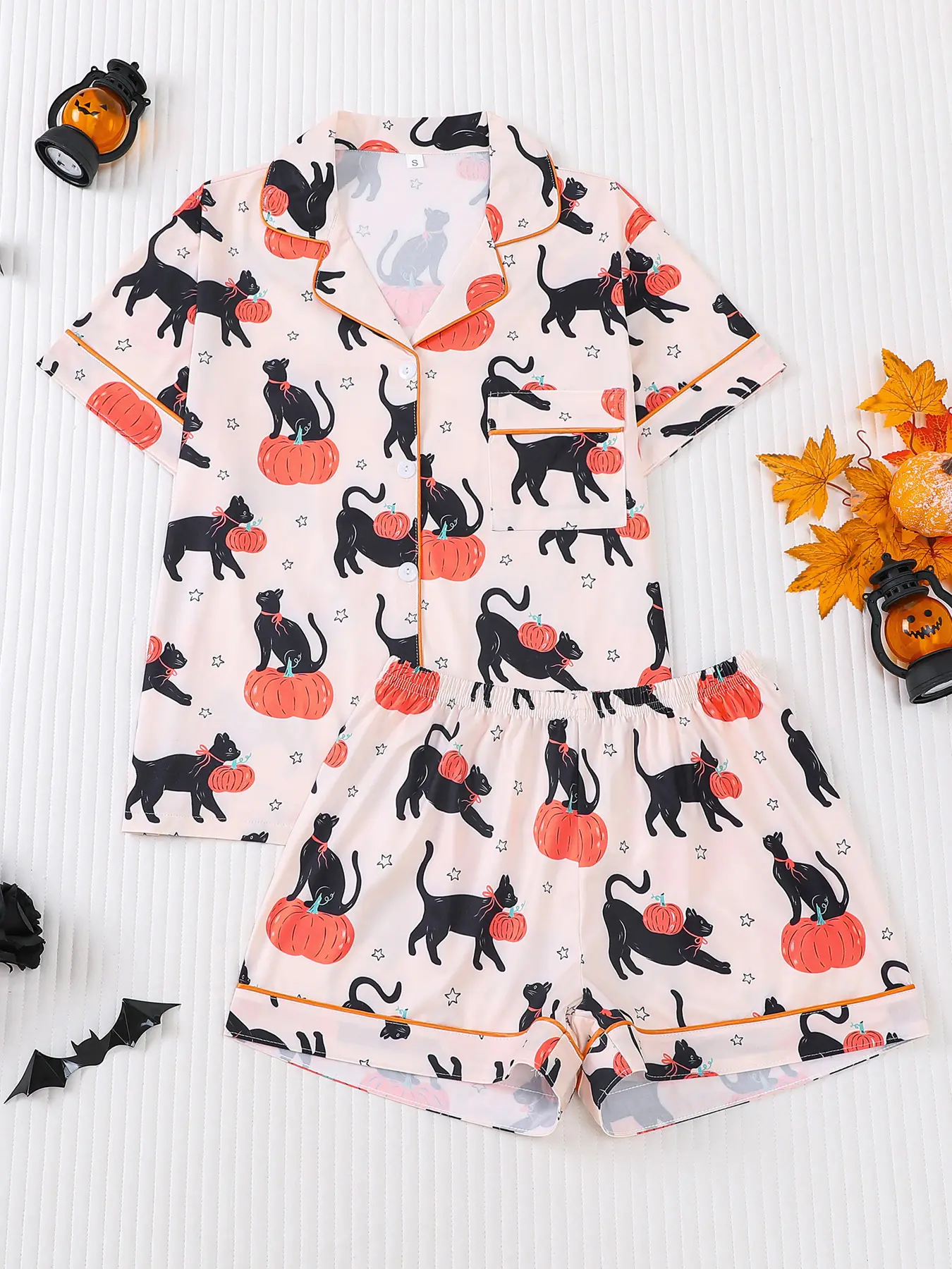 2 pieces of women's Halloween pumpkin black cat printed short sleeved shorts, comfortable lapel pajama set, top pocket elastic waistband suitable for all seasons casual home wear