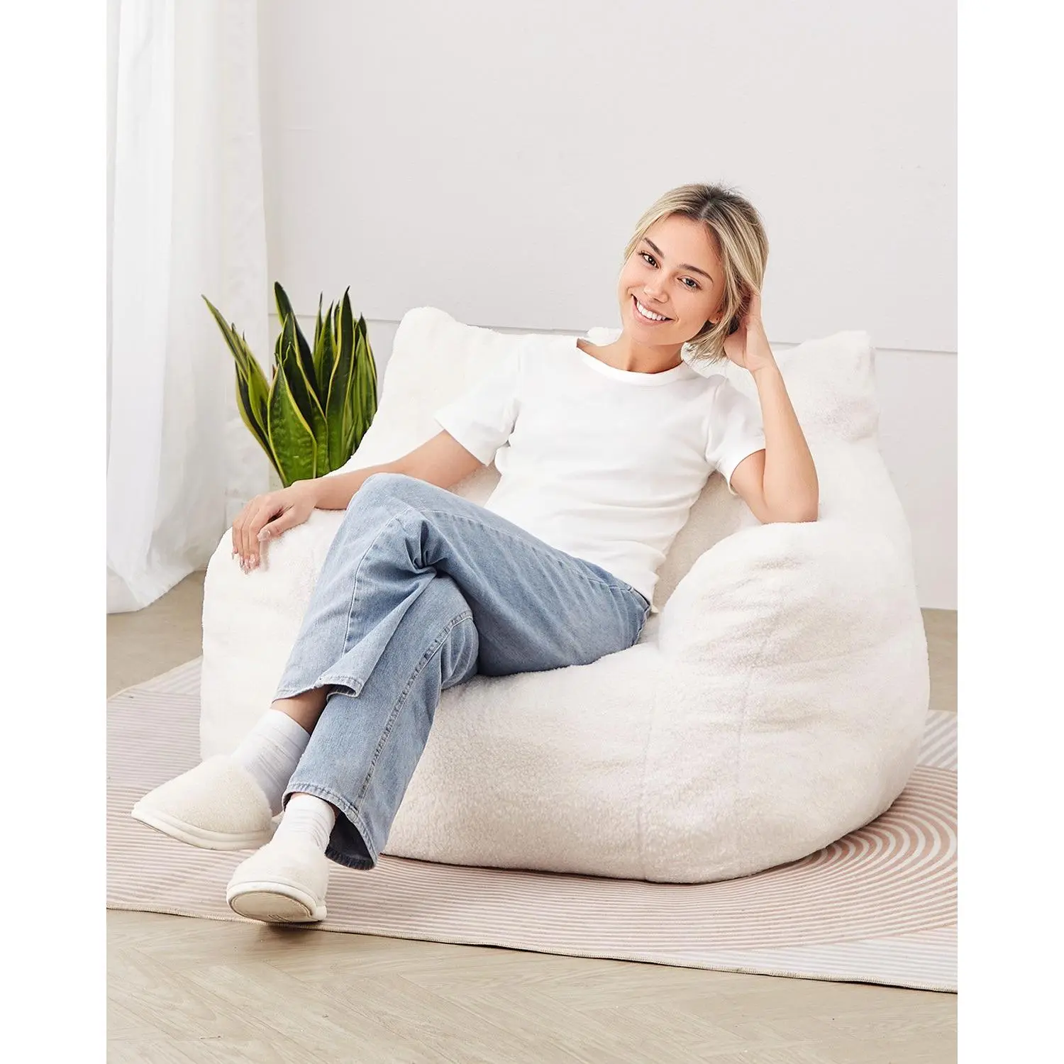【DealsForYouDays】VEVOR Bean Bag Chair, 3 feet Bean Bag Chair with Soft Armrests and Storage Pocket, 25D Memory Foam Filled with Soft Teddy Velvet Cover, Bean Bag for Bedroom or Playroom, White