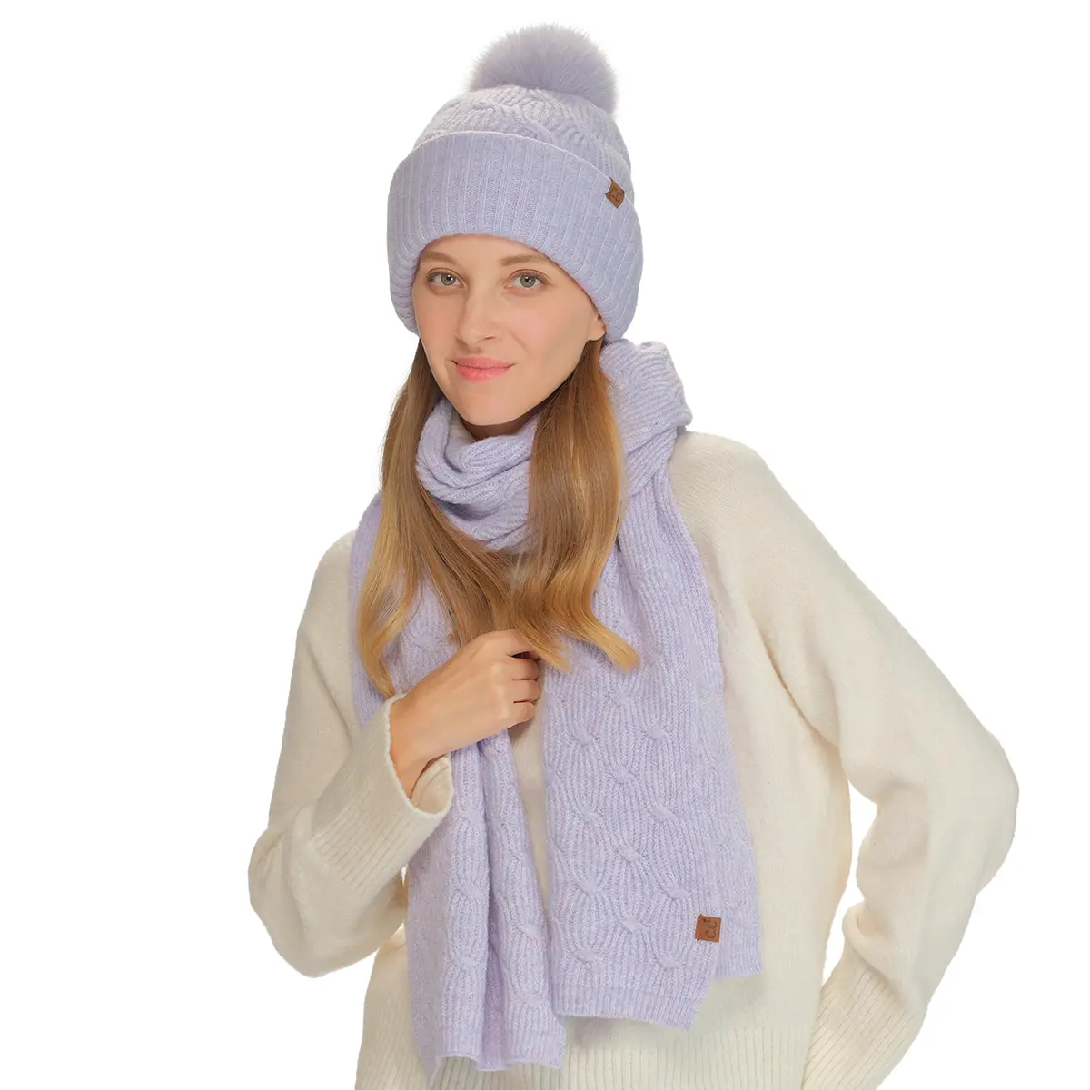 C.C Elegant Chain Link Knit Scarf – A Sophisticated and Cozy Women's Accessory with a Detailed Chain Link Design and Luxurious Comfort