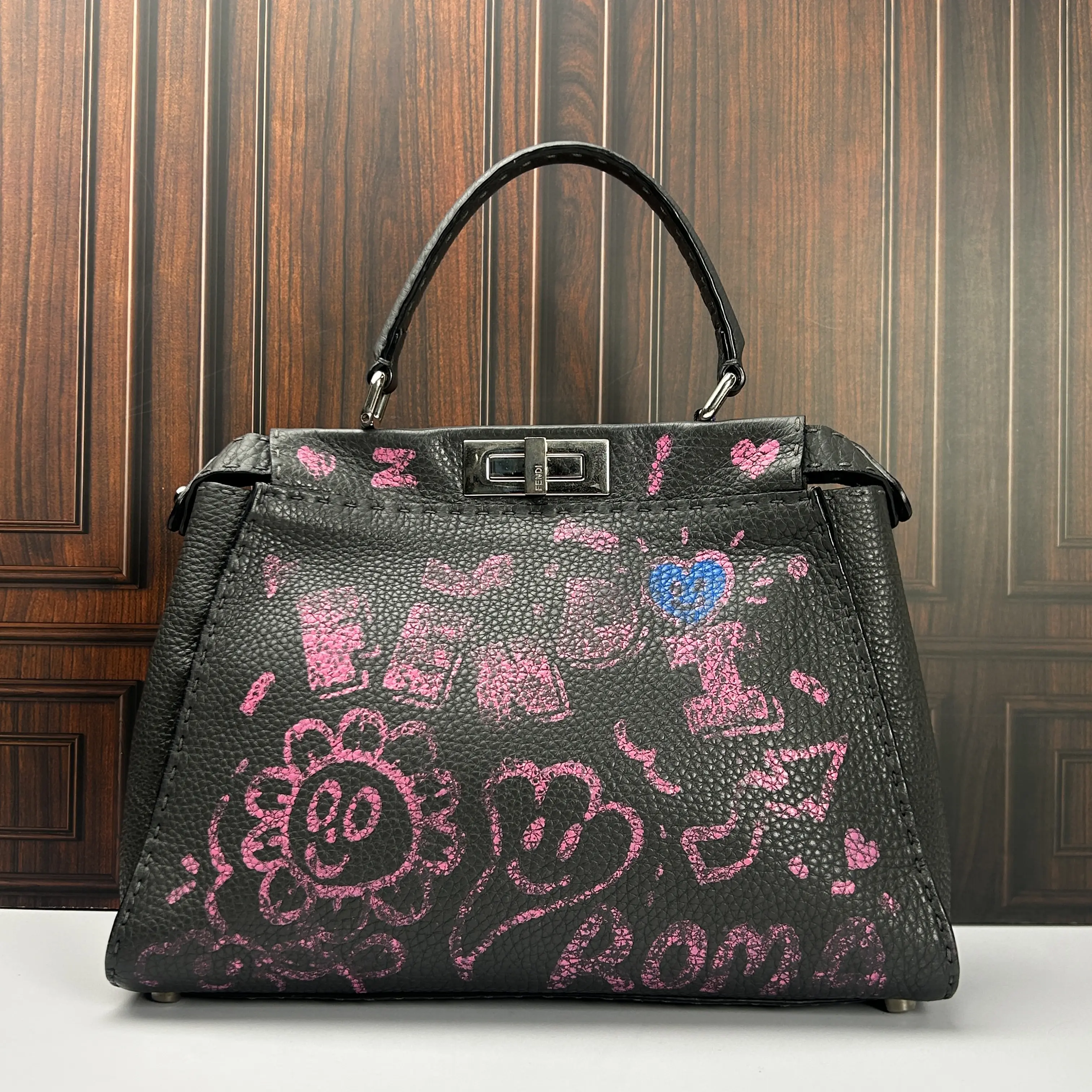 Pre-owned FENDI Limited Edition Graffiti Peekaboo Crossbody/Handbag 888
