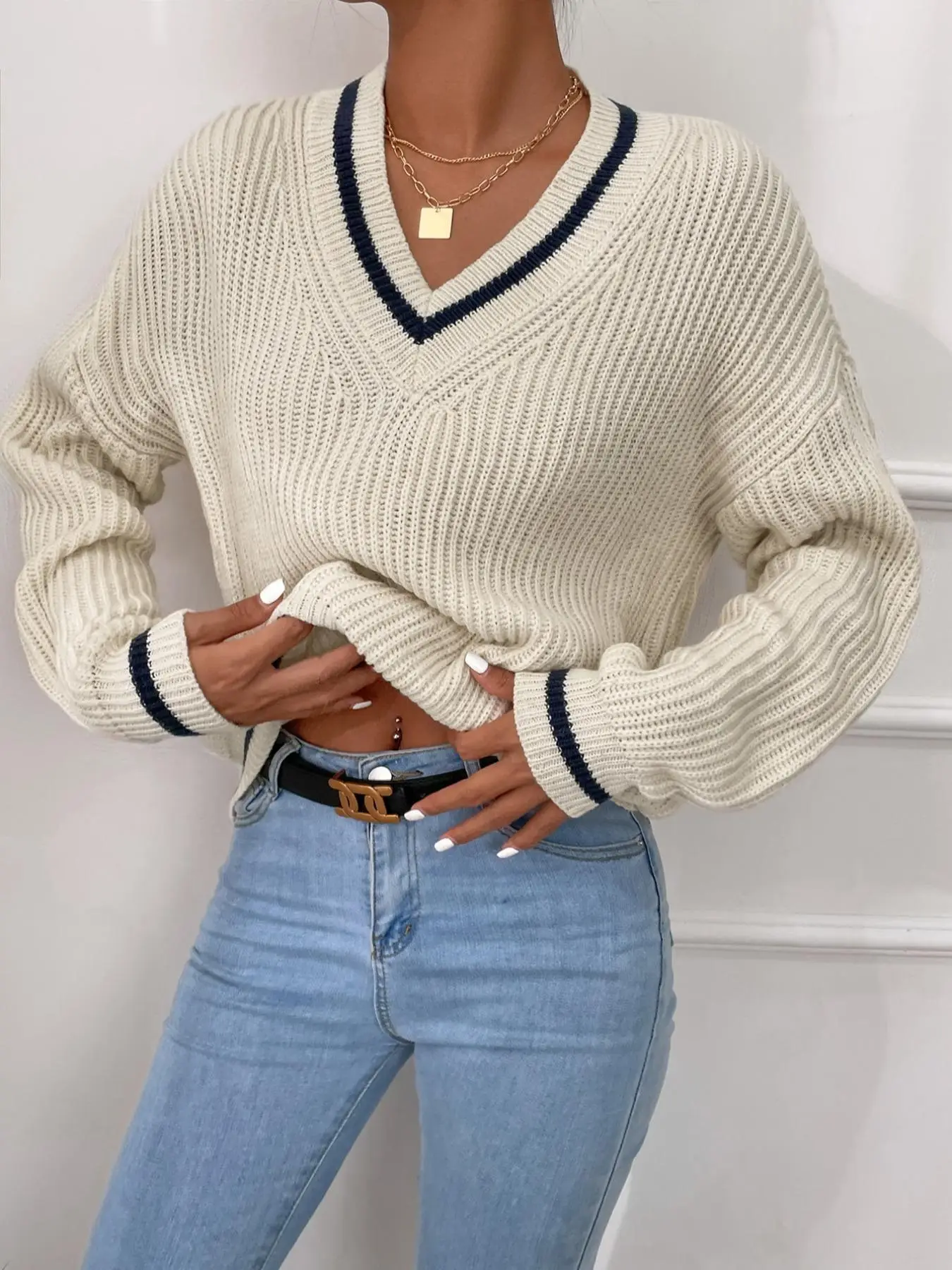 Women's Striped Trim Drop Shoulder V Neck Sweater, Loose Fit Long Sleeve Jumper Pullover Tops, Fall Sweaters for Women, Autumn Fashion Clothes Knitwea