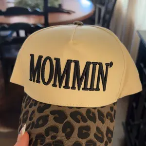 Unisex Letter MOMMIN' Embroidered Leopard Print Patchwork Baseball Cap Outdoor Adjustable Sunscreen Leisure Hat Spring Autumn Travel Tourism Beach Vacation