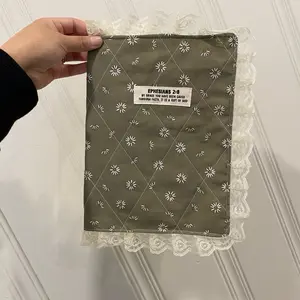 Bible cover olive floral design with pockets inside, handmade quilted Cotton