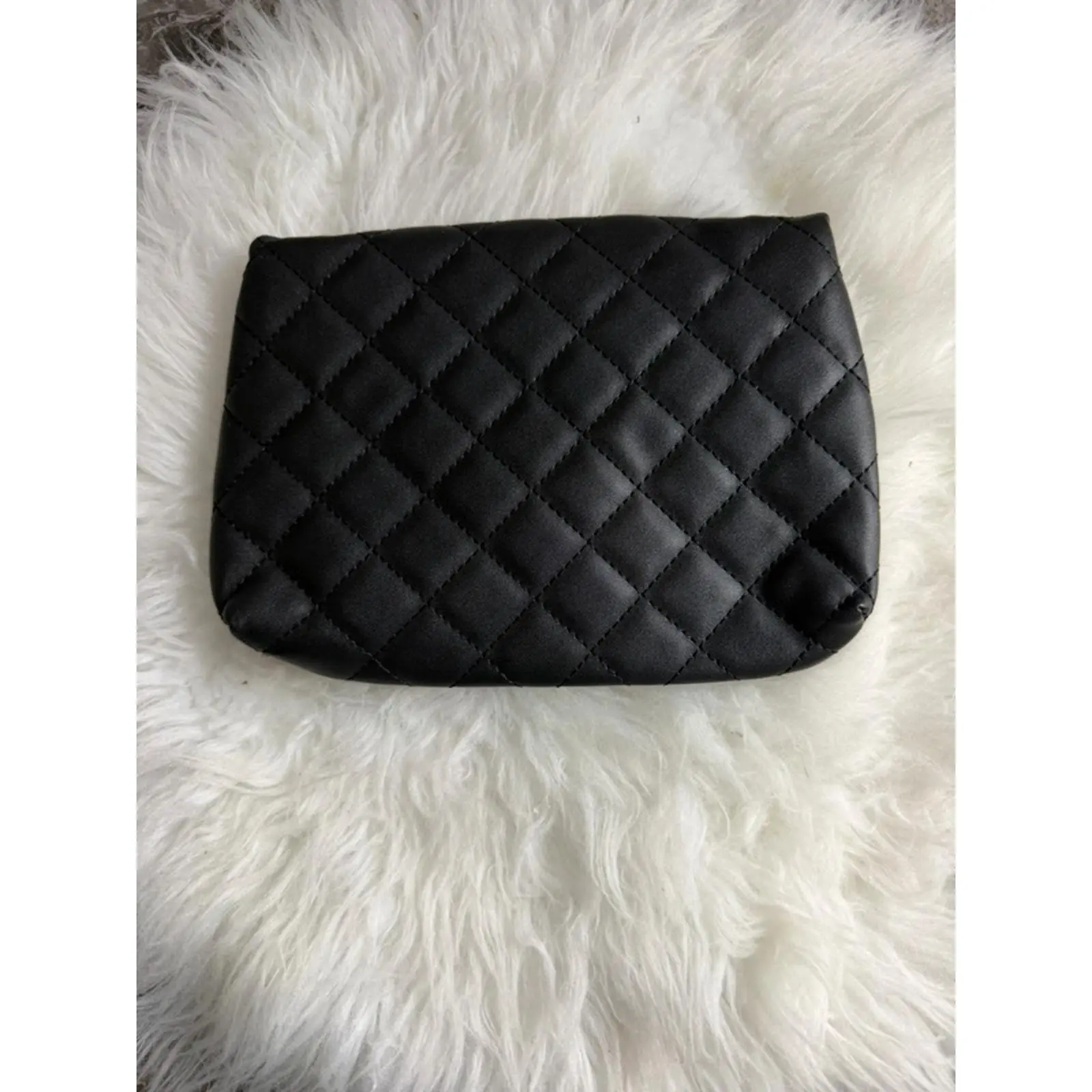 Quilted Black Leather Clutch Bag for Women - Elegant and Stylish Accessory for Everyday Use