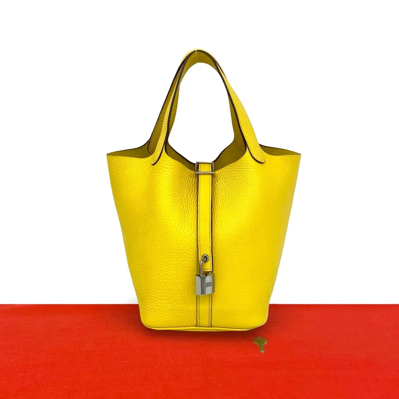 Pre-owned HERMÈS Calfskin Shoulder Bags Hermes Picotin Lock PM handbag