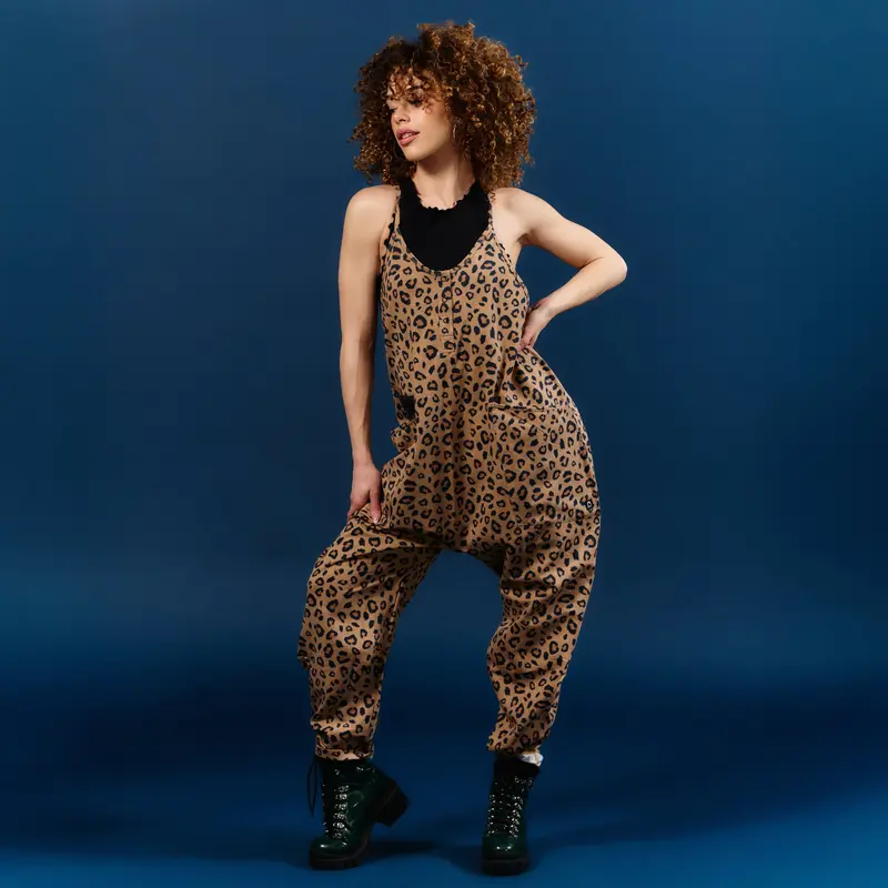 Women's Leopard Print Style Sleeveless 1-Piece Tank Romper - Adjustable Straps, Relaxed Cut Fit, Comfortable Fashionable Overalls Jumpsuit