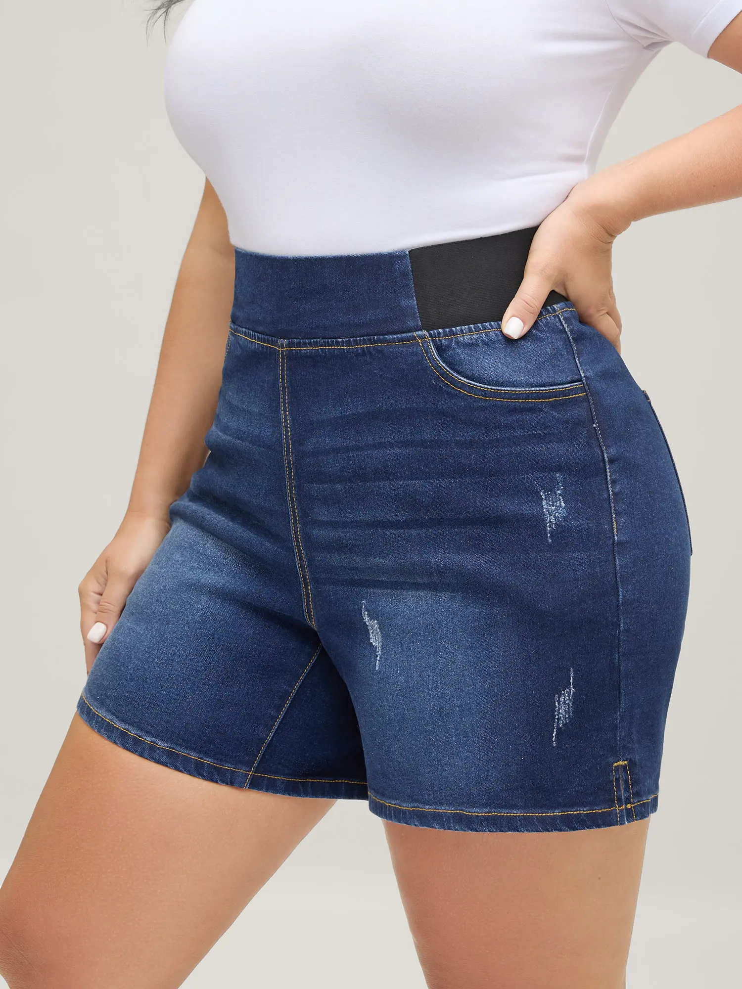 Women's Skinny Fit Pull-On Denim Shorts, Medium Stretch Leisure Wear with an Elastic Waist and Pockets, Distressed Dark Indigo Medium Wash, Denim Fabric, Distressed Look, Pull-On Shorts, Slim Cut, Above Knee Shorts