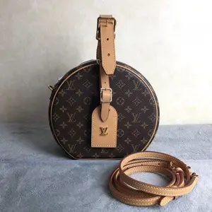 Pre-owned Louis Vuitton leather Crossbody Bags Petite Boite Chapeau 557710