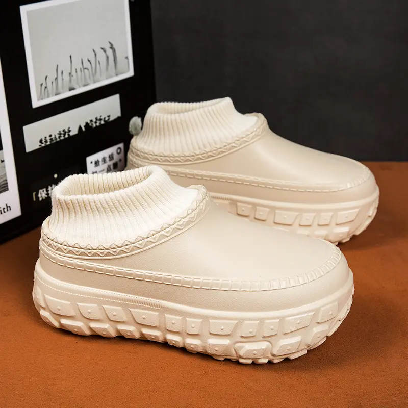 Cotton shoes for men and women with the same style, suitable for winter home use, warm and comfortable, with a heel cover, can be worn outside, with added velvet and thickening for slip resistance and cold protection.