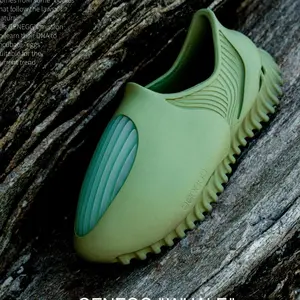 GENEEG beach clogs, adult sports sandals, featuring a bionic streamlined design, strong breathability, and an outdoor fashion staple.