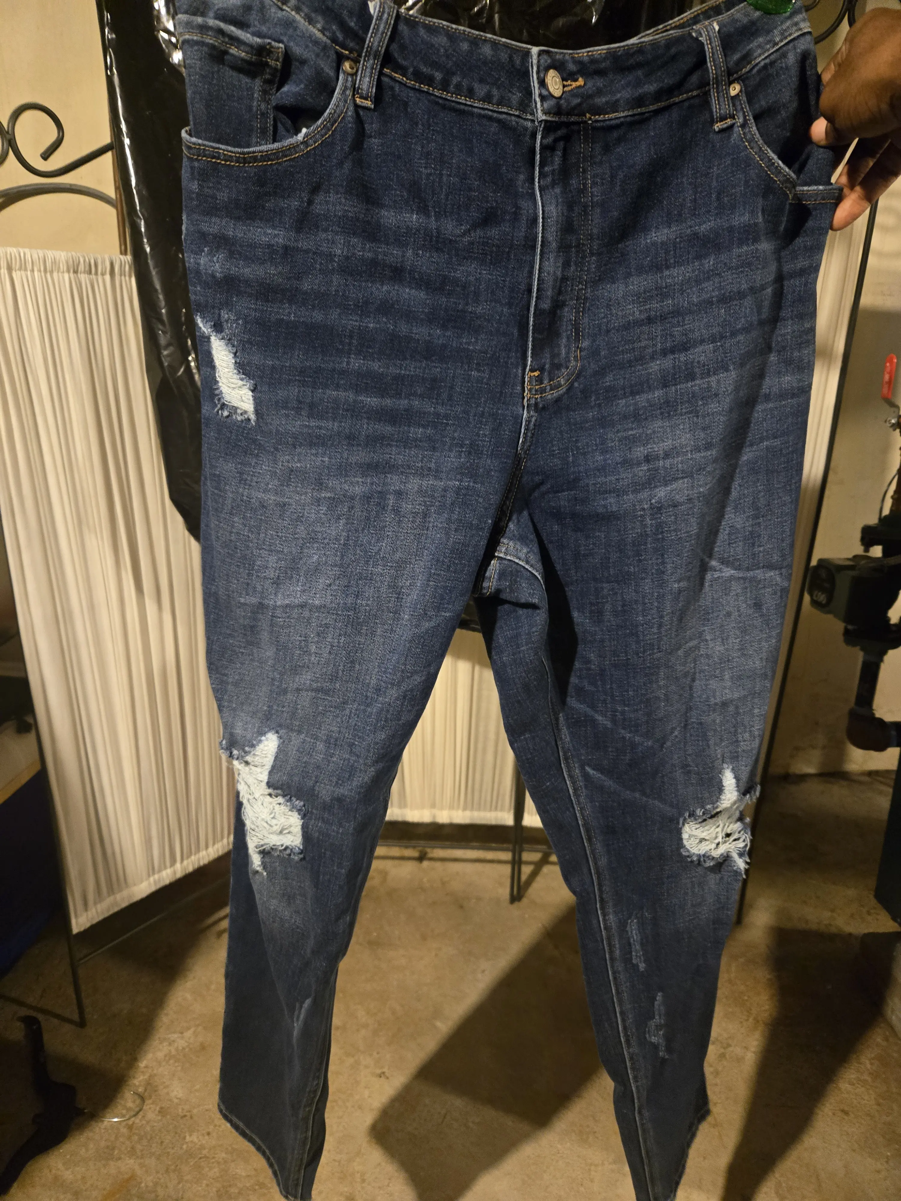 Women's Plus Size Blue Straight Leg Denim Jeans – Size [24] ripped jeans in front