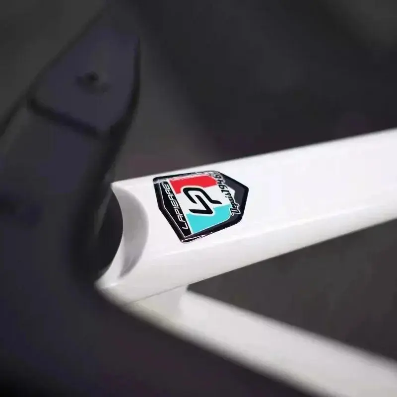 4Pcs/1 set, motorcycle sticker, shield logo bicycle sticker - waterproof and durable decoration, suitable for bicycle frame, Decal