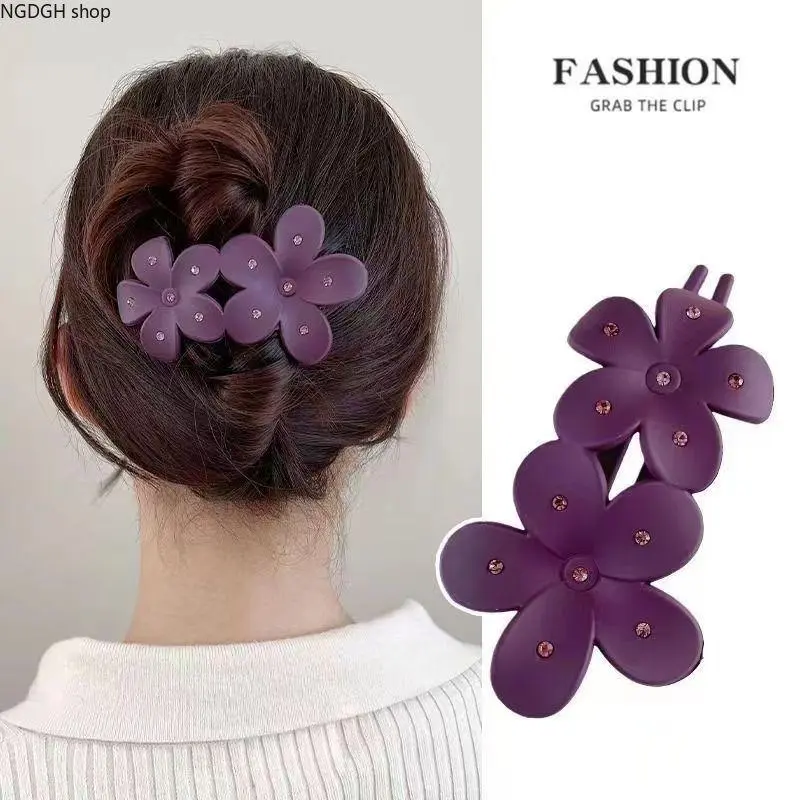 Trendy Floral Hair Clip for Women, Lightweight Dark Blue Plastic Barrette with Rhinestones and Long Chain for Half-Up Ponytails, Female