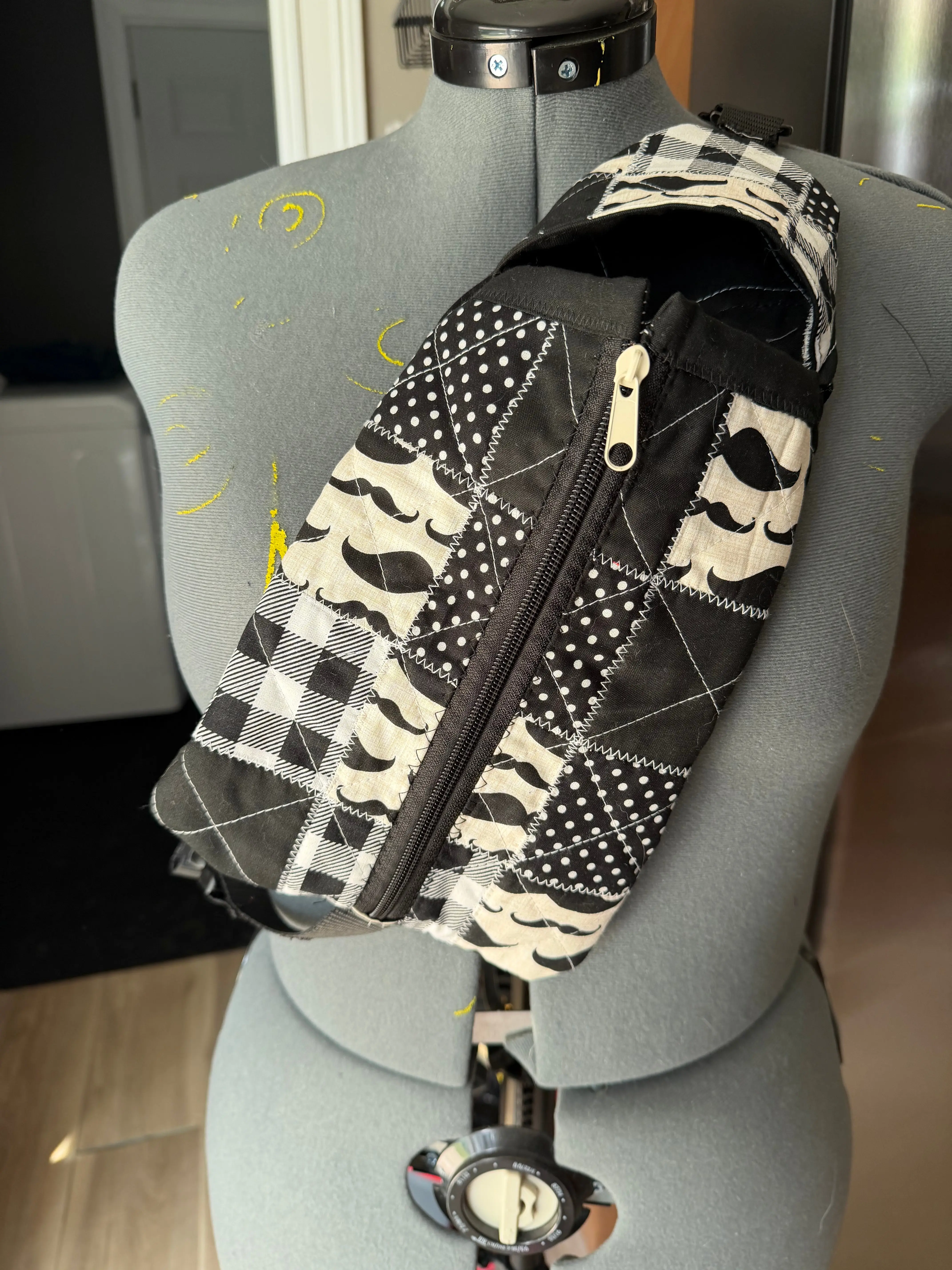 Scale Sling ~ Hands Free Reptile Carrier