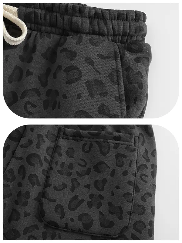 Unisex leopard-print casual trousers with side pockets, lightweight and breathable soft fabric, loose comfortable casual sweatpants, ideal for daily wear and all-year running