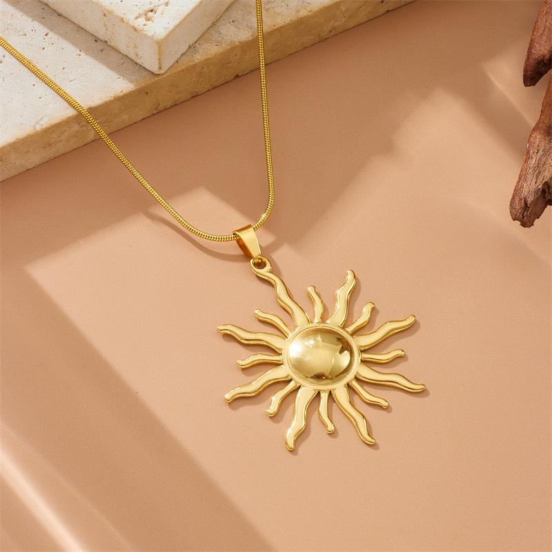 316L Stainless Steel Golden Fashion Sun Pendant Necklace For Women Girl 2025Concise Solar Neck Chain Jewelry Gift