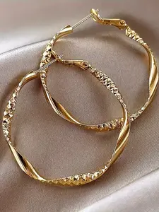 Elegant And Casual Hoop Earrings with a Creative Circle Design, Perfect for Everyday Use