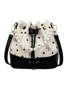 Sweet Style Pearl Drawstring Bucket Bag, Velvet Heart Bow Print Crossbody, Women's Versatile Shoulder Bag, Elegant Pearl Chain, Daily Use, Fashion Bucket Bag, Fashionable Shoulder Bag, Chic Bag