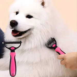 A pet cleaning comb, pet hair removal brush, dog comb, hair removal artifact, hair cleaning comb.