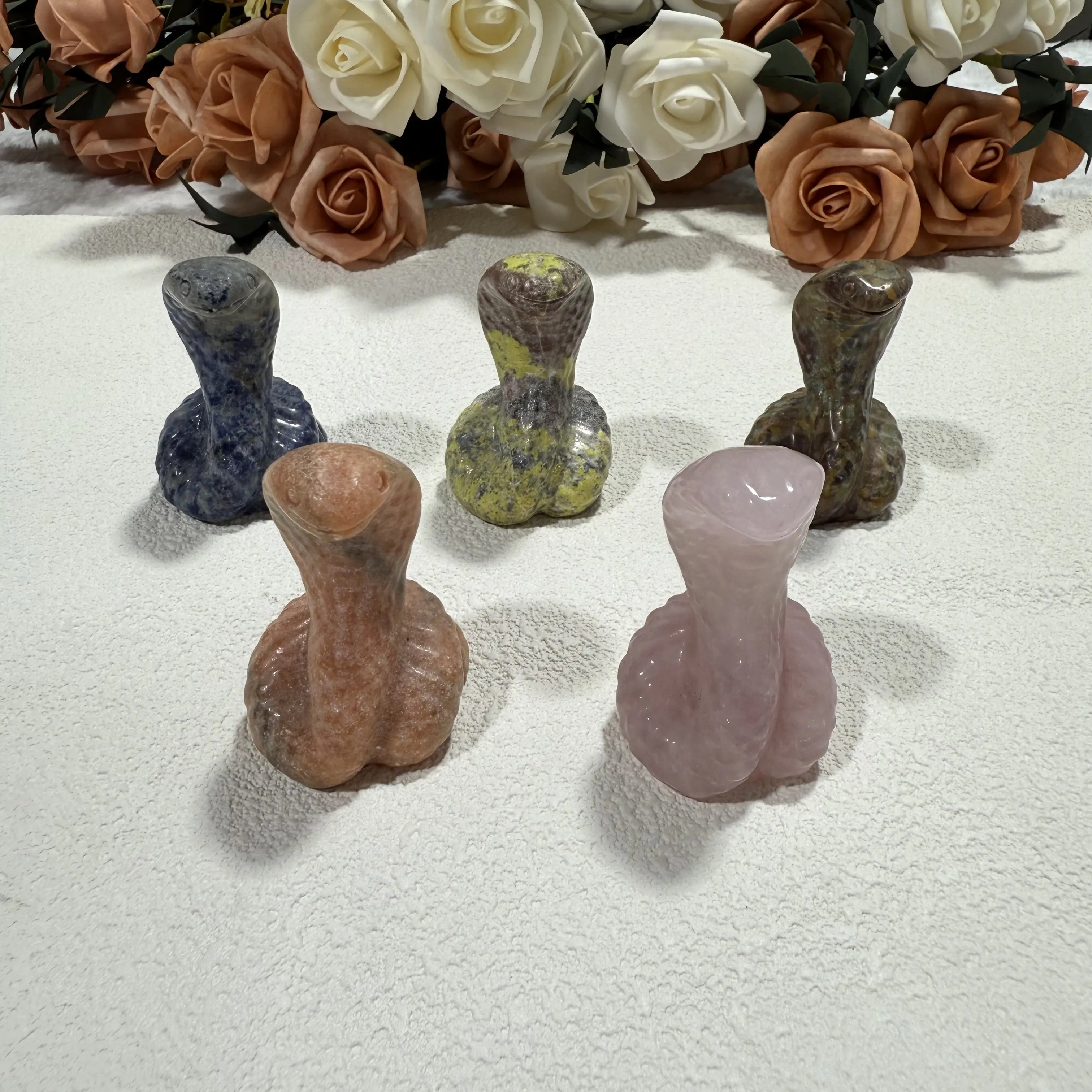 3 Count Natural Hand Animal Carved Different materials Snake Skull Crystal Snake Quartz Crystal Crystal Ornament Healing Crystal Home Decoration Crystal Gift Mineral Samples