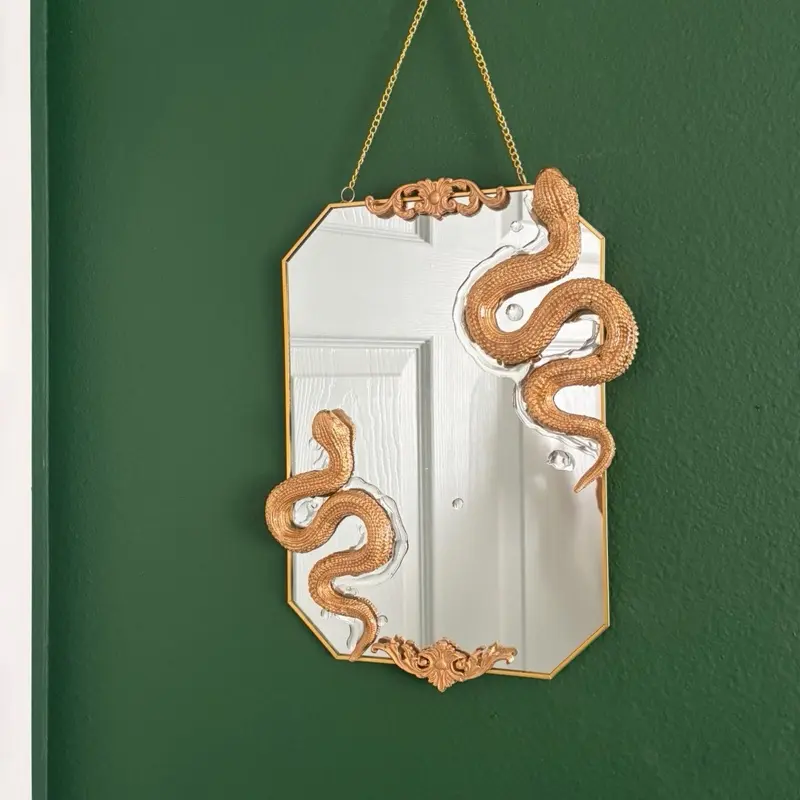 Snake mirror