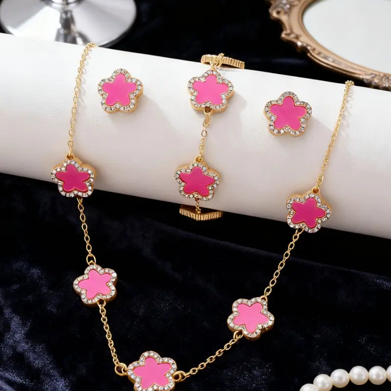 Elegant Four-Piece Set, Floral Style Clover Pearl Rhinestone Iron Alloy Jewelry, Necklace Bracelet Earrings, Ear Studs, French Chic Accessories, Luxurious Floral Pattern