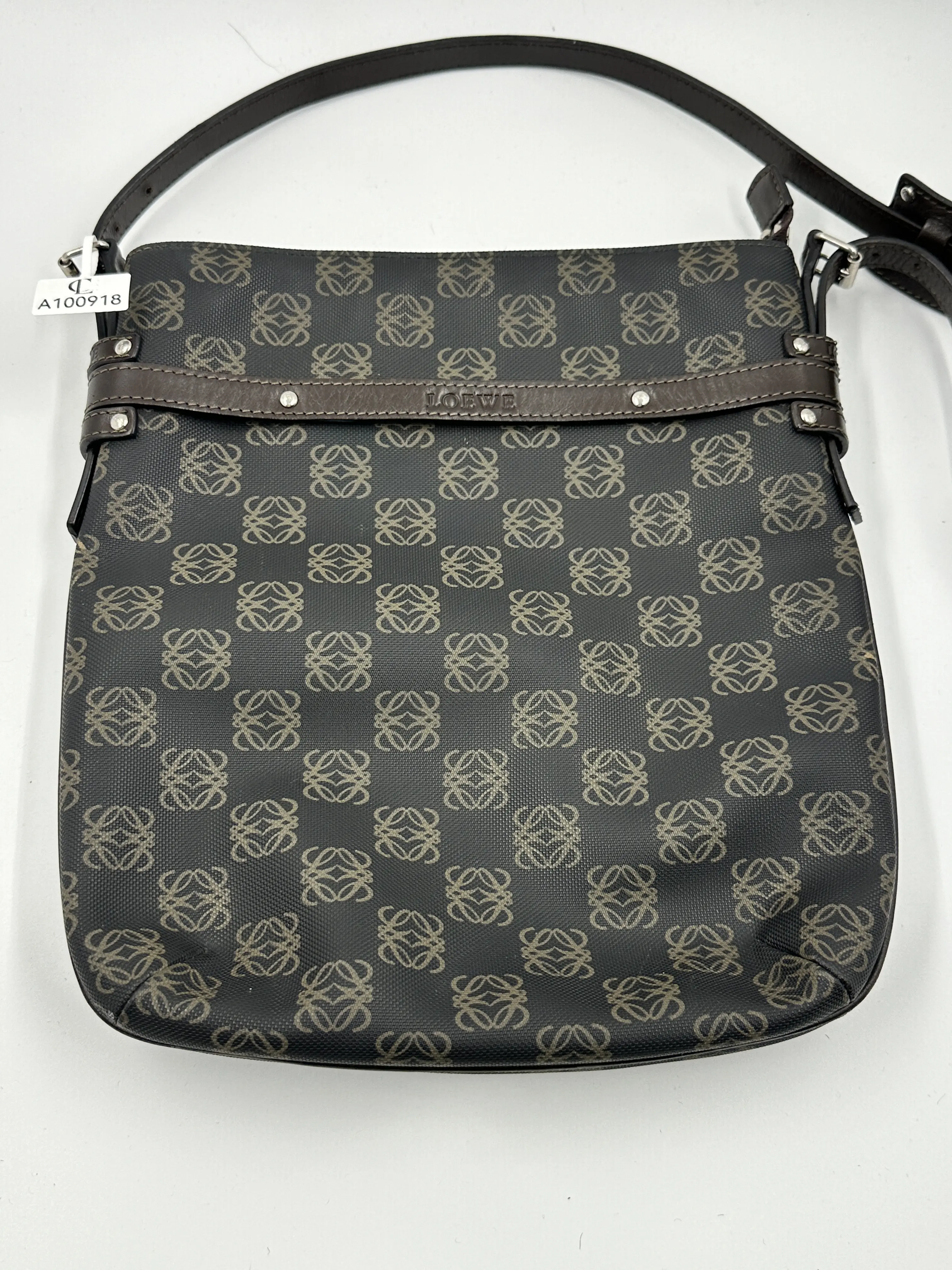 Pre-owned Loewe Anagram coated canvas crossbody bag A100918