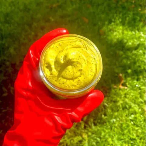 Brightening Scrub w/ Kojic Acid