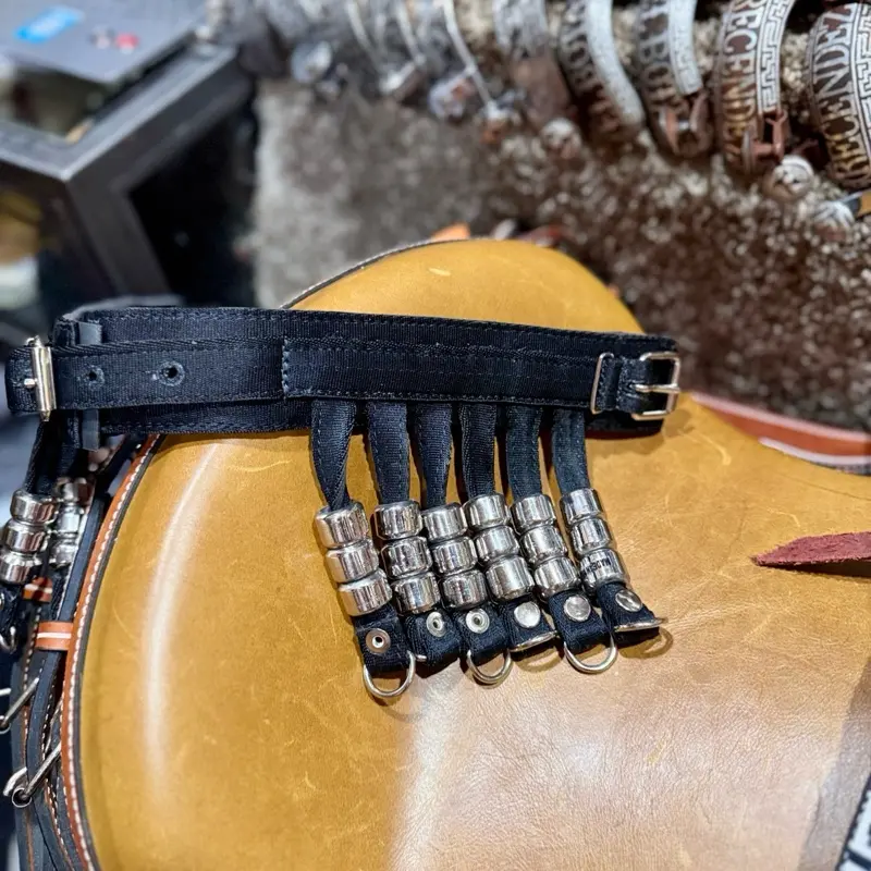 Pulsera con nuwpreno y  balines verticales ideal para el caballo de baile