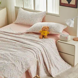 Sweet Style Cool Silk Soybean Air Conditioning Blanket, Cute Print Thin Summer Quilt, Comfortable and Breathable Bedding