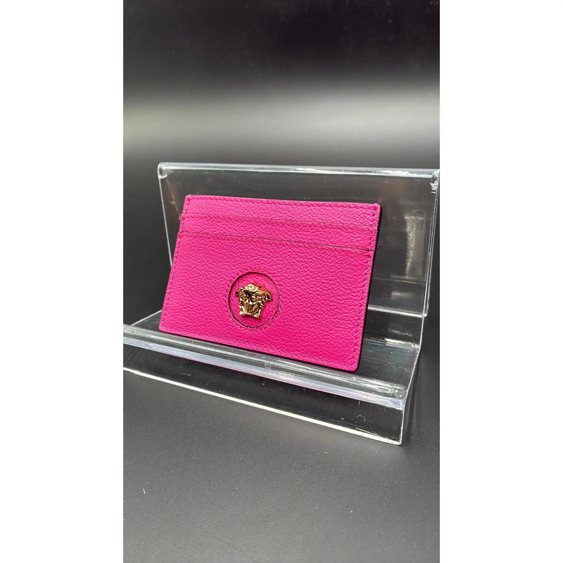 Pre-owned Leather Luxury Bags & Accessories Versace Medusa Grainy Slim Card Holder , Hot Pink Date Code: NODC06192602. Entrupy ID: .
