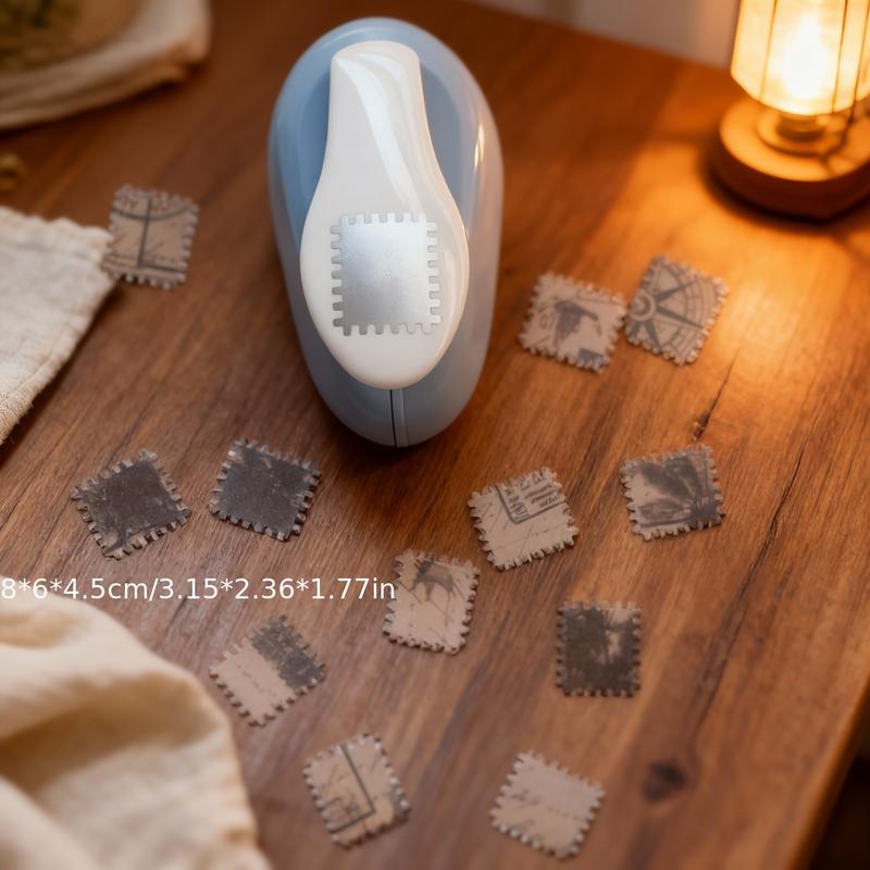 Paper Punch and Embossing Tool, Manual Floral Design Paper Hole Puncher, Durable Plastic Craft Tool for Scrapbooking, Diaries, Card Making and Photos, Smooth Hole Puncher