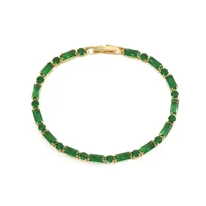 This elegant and stylish green tennis bracelet features a retro bohemian style. Made of hypoallergenic, antioxidant copper and inlaid with sparkling cubic zirconia, it's suitable for everyday wear and is perfect for both men and women. It's